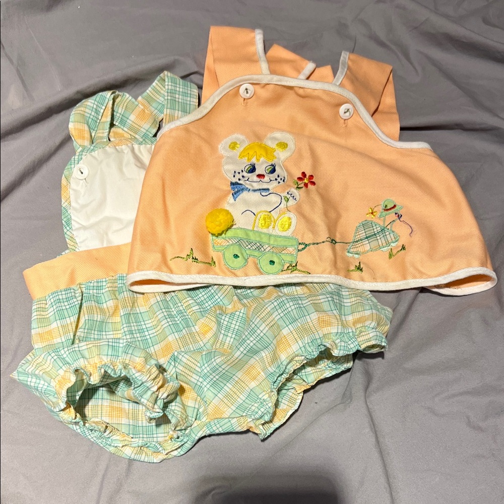 Vintage 70’s Baby Bunny Wagon Romper Plaid Bloomer Easter embroidered Sunsuit
